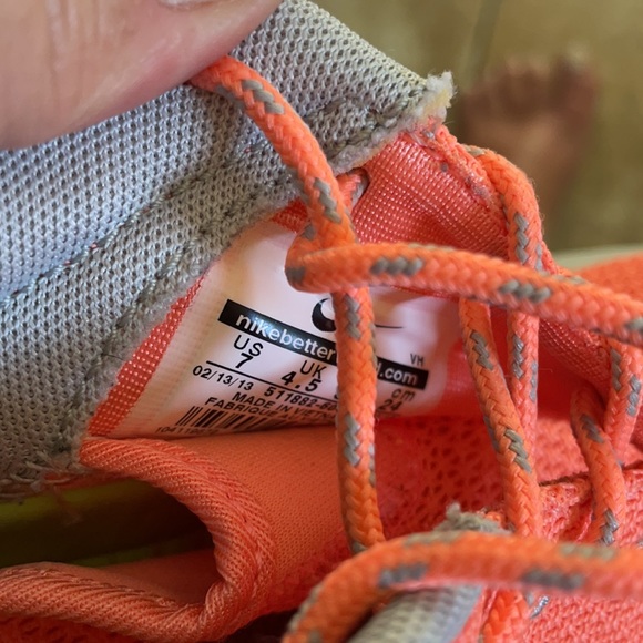 Nike - Picture 5 of 11